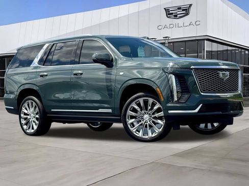 Certified 2026 Cadillac Escalade Luxury w/ LPO, Radiant Package AWD/4WD image 2