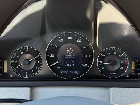 Used 2005 Mercedes-Benz CLK 500 Coupe image 24