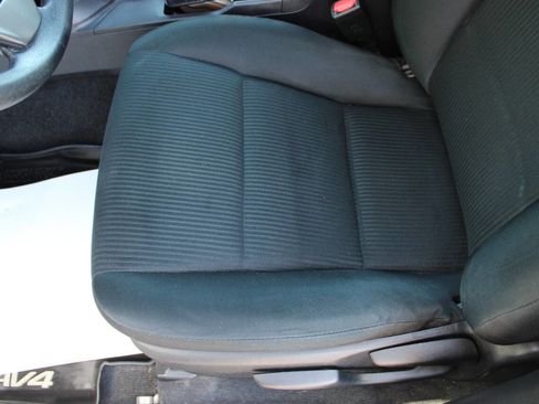 Used 2016 Toyota RAV4 LE image 8