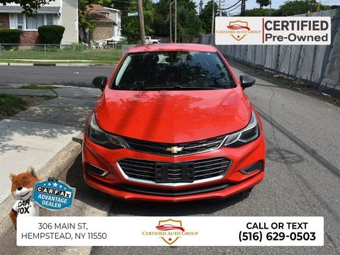Used 2018 Chevrolet Cruze Premier FWD image 1