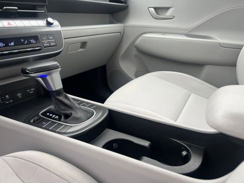 Used 2025 Hyundai Kona SEL image 41