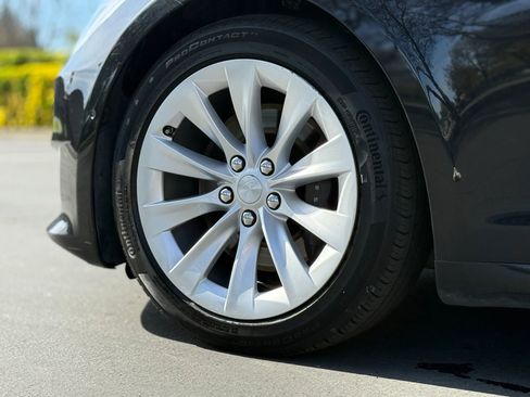 Used 2018 Tesla Model S 100D image 9