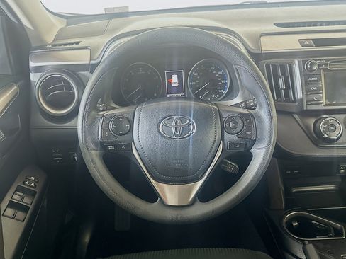 Used 2018 Toyota RAV4 LE w/ Carpet Mat Package FWD image 17