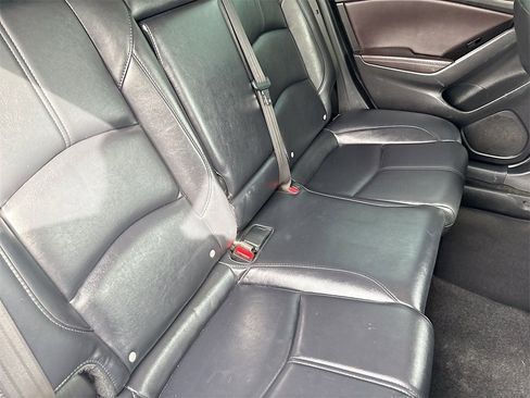 Used 2018 MAZDA MAZDA3 Touring image 26