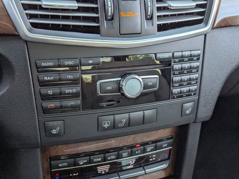 Used 2013 Mercedes-Benz E 350 Sedan image 28