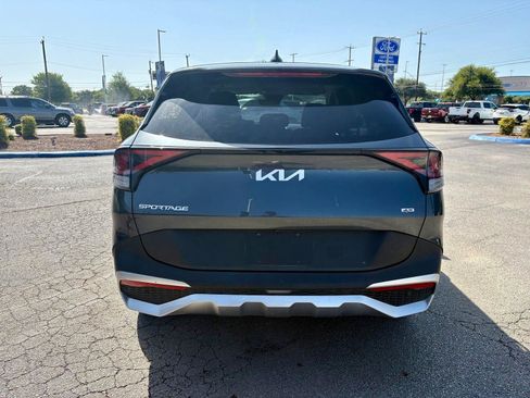Used 2023 Kia Sportage LX AWD/4WD image 4