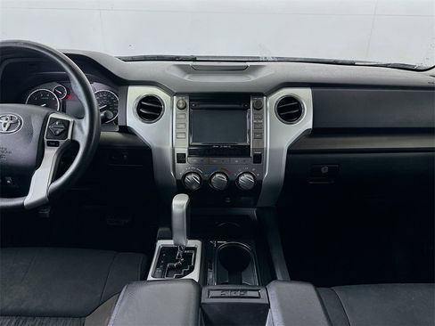 Used 2017 Toyota Tundra SR5 image 18