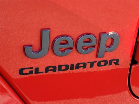 Used 2020 Jeep Gladiator Rubicon w/ Uconnect 4C Nav & Sound Group image 17