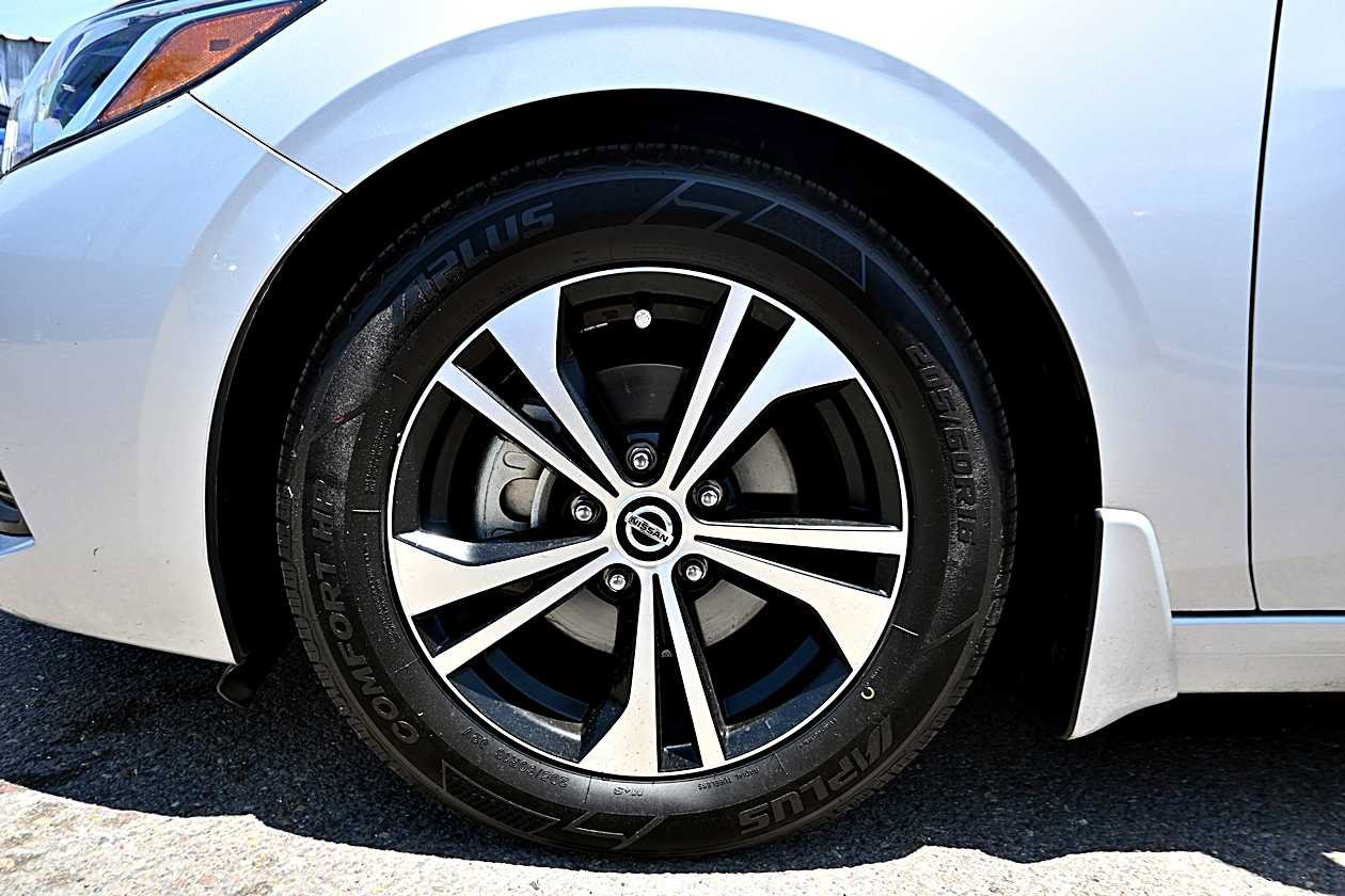 Used 2020 Nissan Sentra SV w/ Electronics Package FWD image 8