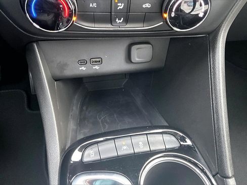 Used 2025 Buick Encore GX Preferred image 31