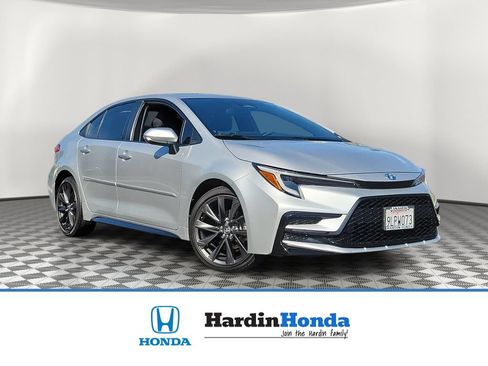 Used 2024 Toyota Corolla SE w/ SE Package FWD image 1