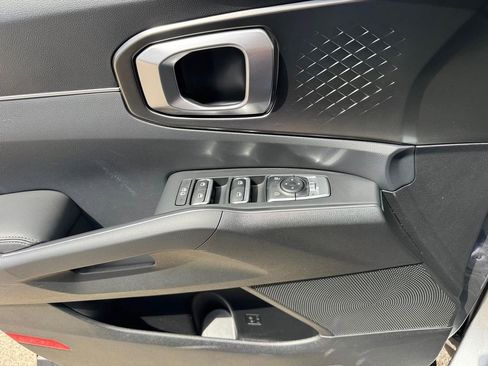 Used 2025 Kia Sorento EX w/ EX Panoramic Sunroof Package image 17