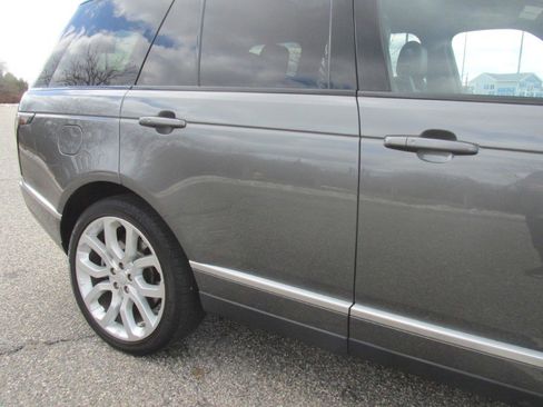 Used 2016 Land Rover Range Rover HSE image 16