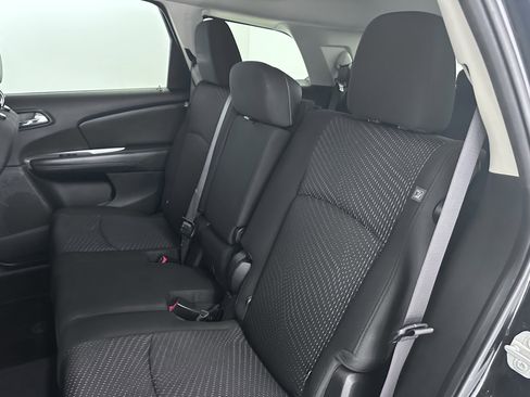 Used 2019 Dodge Journey SE FWD image 23