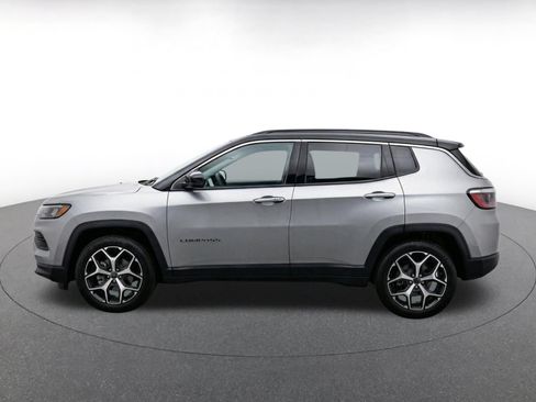 Used 2025 Jeep Compass Limited AWD/4WD image 4