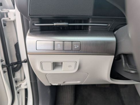 Used 2025 Hyundai Kona SEL FWD image 26