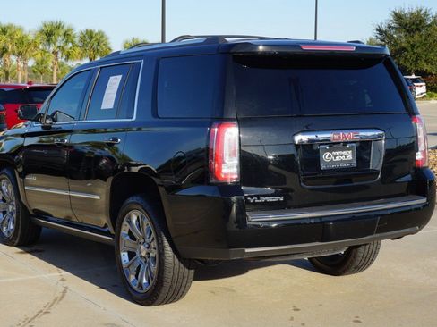 Used 2018 GMC Yukon Denali image 9