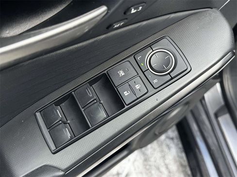 Used 2022 Lexus IS 350 F Sport w/ Memory Package image 17