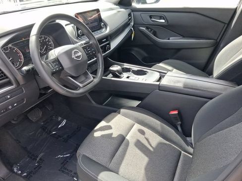 Used 2025 Nissan Rogue SV FWD image 11