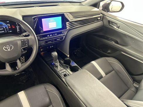 Used 2025 Toyota Camry SE FWD image 23
