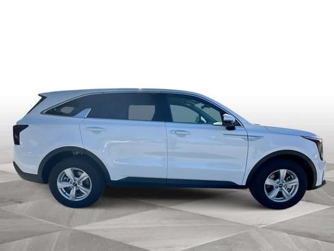 Certified 2026 Kia Sorento LX FWD image 9