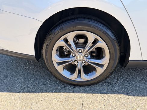 Used 2024 Honda Accord EX image 9