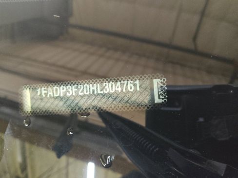 Used 2017 Ford Focus SE image 33