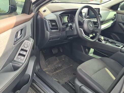 Used 2021 Nissan Rogue S image 7