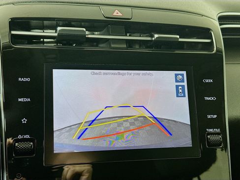 Certified 2024 Hyundai Tucson SEL AWD/4WD image 13