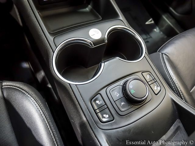 Certified 2024 GMC Terrain SLT FWD image 17