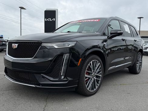 Used 2025 Cadillac XT6 Sport w/ Technology Package AWD/4WD image 3