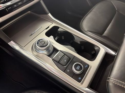 Used 2024 Ford Explorer XLT w/ Equipment Group 202A AWD/4WD image 23