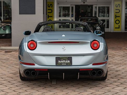 Used 2016 Ferrari California T RWD image 45