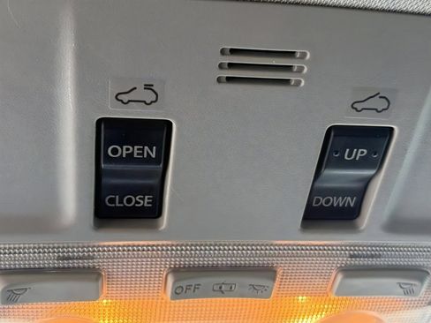 Used 2013 Toyota RAV4 XLE image 28