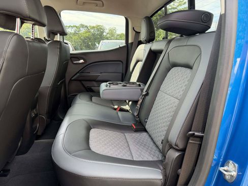 Used 2022 Chevrolet Colorado Z71 AWD/4WD image 13