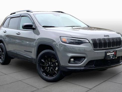 Used 2023 Jeep Cherokee Altitude Lux AWD/4WD image 3