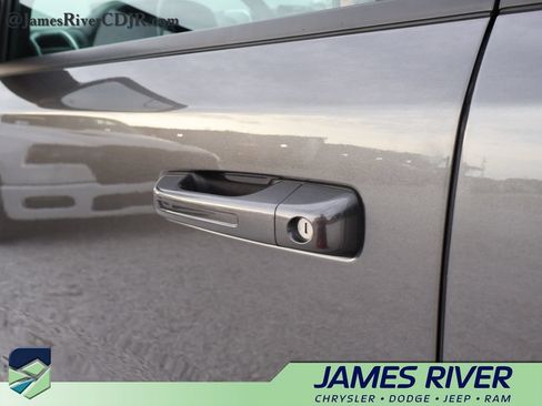 Used 2022 RAM 1500 Big Horn AWD/4WD image 24