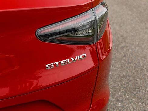 New 2025 Alfa Romeo Stelvio Sprint AWD/4WD image 10