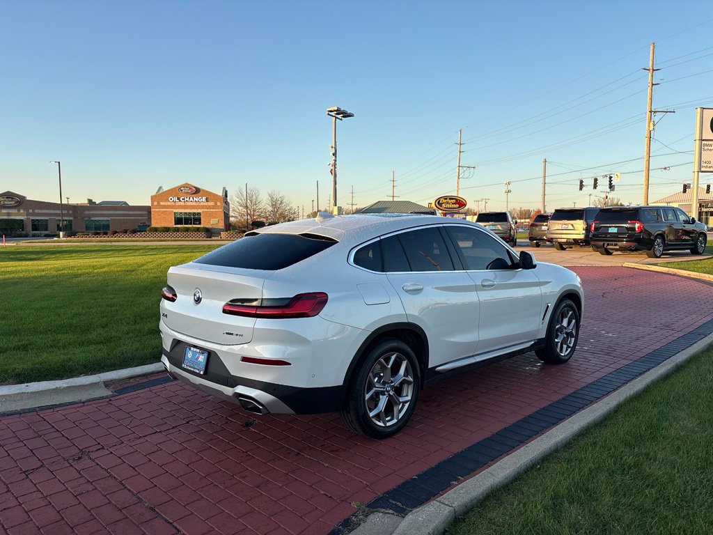 Used 2024 BMW X4 xDrive30i AWD/4WD image 3
