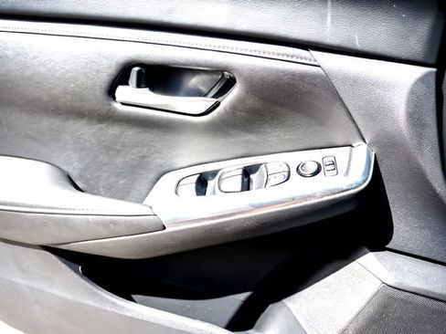 Used 2025 Nissan Sentra SR w/ Midnight Edition FWD image 21