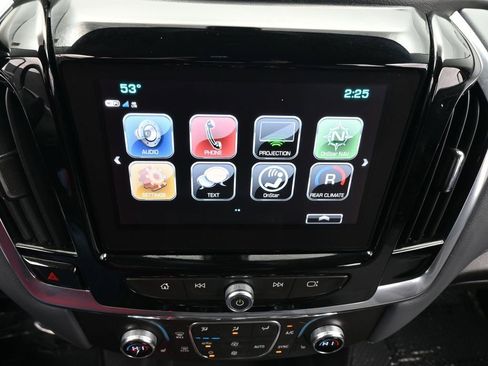 Used 2018 Chevrolet Traverse LT image 21