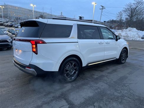 Used 2026 Kia Carnival SX image 8