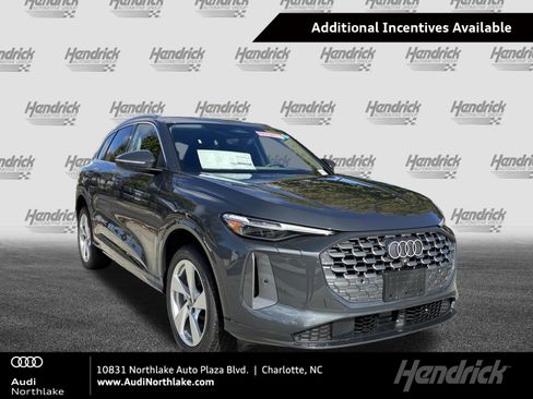 Used 2025 Audi Q5 Premium AWD/4WD image 1