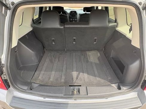 Used 2015 Jeep Patriot High Altitude AWD/4WD image 23
