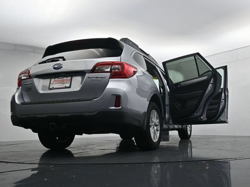 Used 2017 Subaru Outback 2.5i Premium AWD/4WD image 44