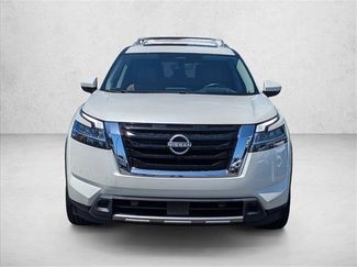 Used 2024 Nissan Pathfinder Platinum FWD video 2