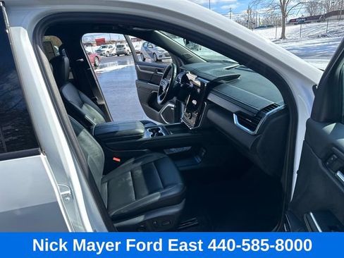 Used 2024 GMC Acadia Elevation FWD image 31