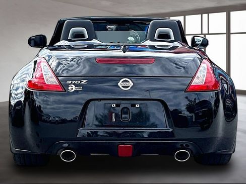 Used 2016 Nissan 370Z Touring Sport RWD image 5