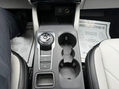 Used 2026 Ford Escape SE w/ PHEV Premium Package image 24