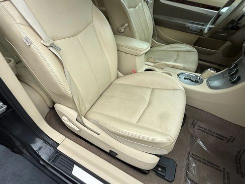 Used 2010 Chrysler Sebring Limited FWD image 16